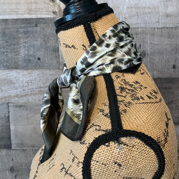 Elegant Neck or Purse Scarf - Picture 5 of 15